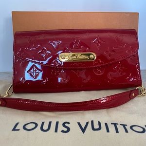 Authentic Louis Vuitton Vernis Leather Clutch
